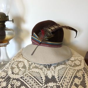 Vintage Georgette Velour Hat with Feather (read)